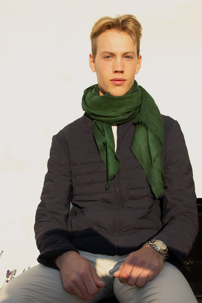 Green scarf in 100% pure soft wool